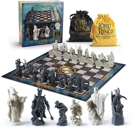 Lord of The Rings Battle for Middle Earth Chess Set – A pop culture chess set