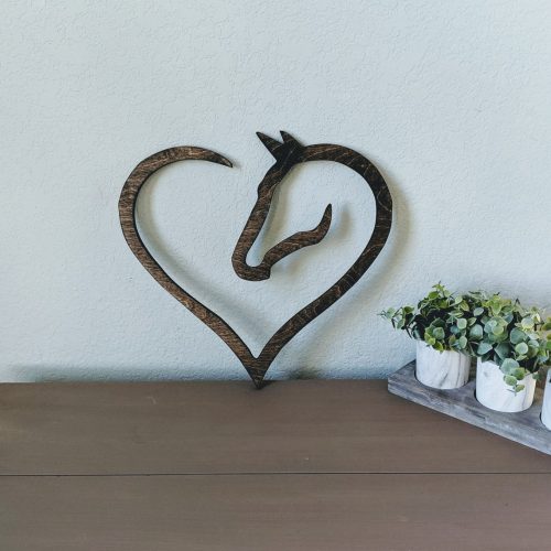 Wooden Horse Heart Sign – A unique gift for horse lovers