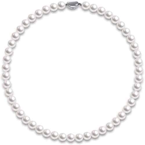 Pearl Necklace – A pretty gift that starts with P for her