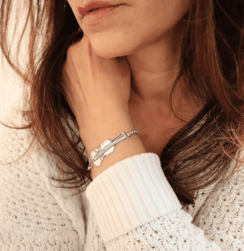 Violin Inspired Bracelet – Beautiful and thoughtful gift for violinists