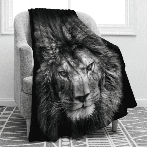 Throw Blanket with Lion Design – Thoughtful home decor gift idea for lion lovers