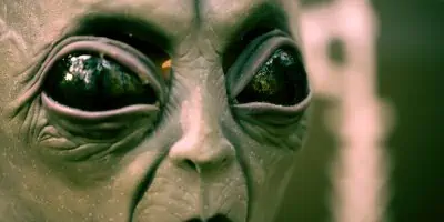 13 Alien Gifts That Are Out of This World