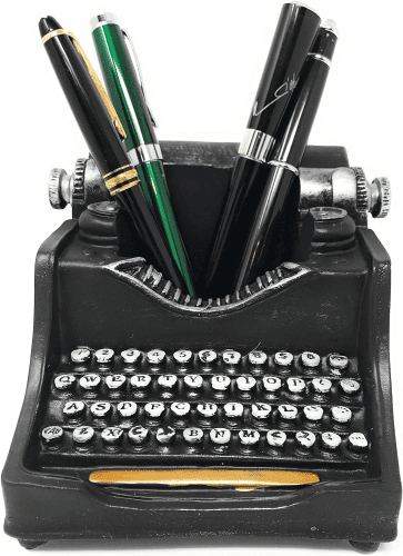 Typewriter Pen Holder – Fun office gifts for screenwriters